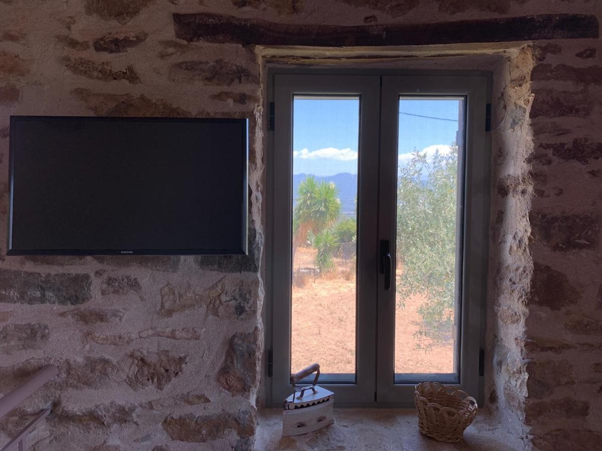 Messinian Stone House Villa Luaran gambar