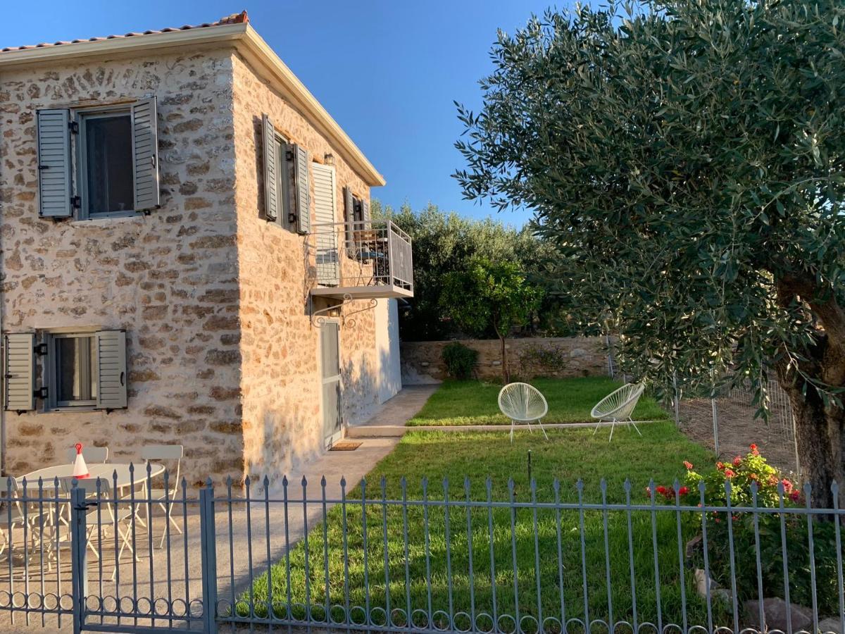 Messinian Stone House Villa Luaran gambar