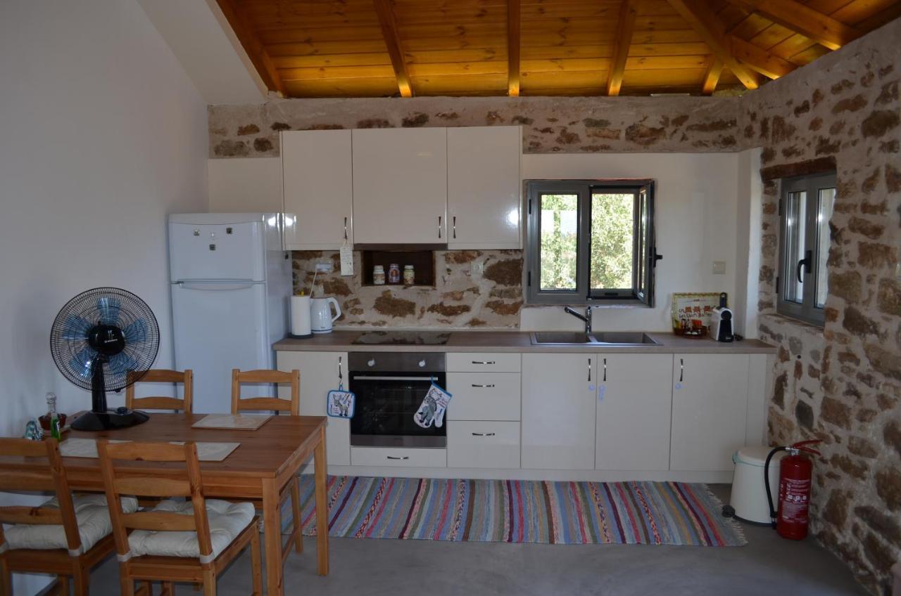 Messinian Stone House Villa Luaran gambar