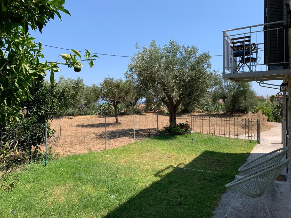 Messinian Stone House Villa Luaran gambar