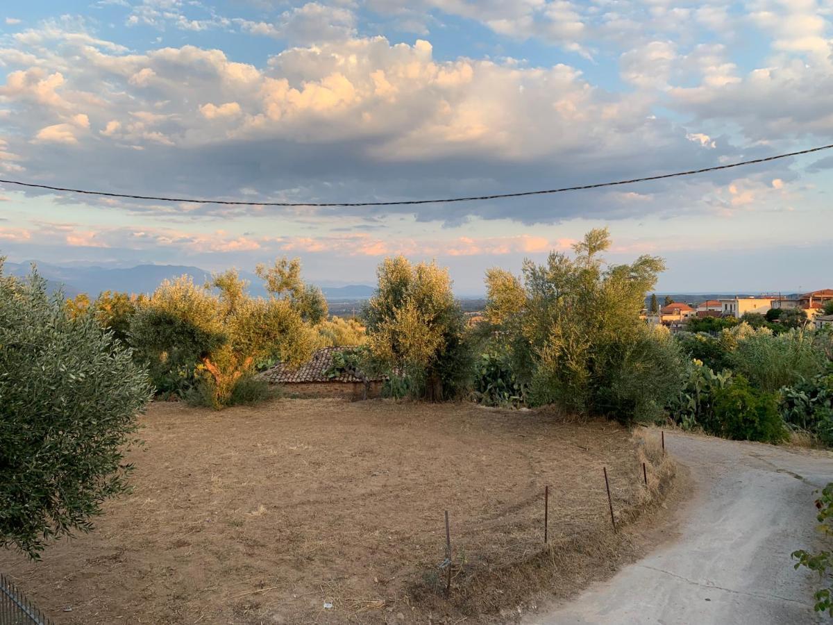 Messinian Stone House Villa Luaran gambar