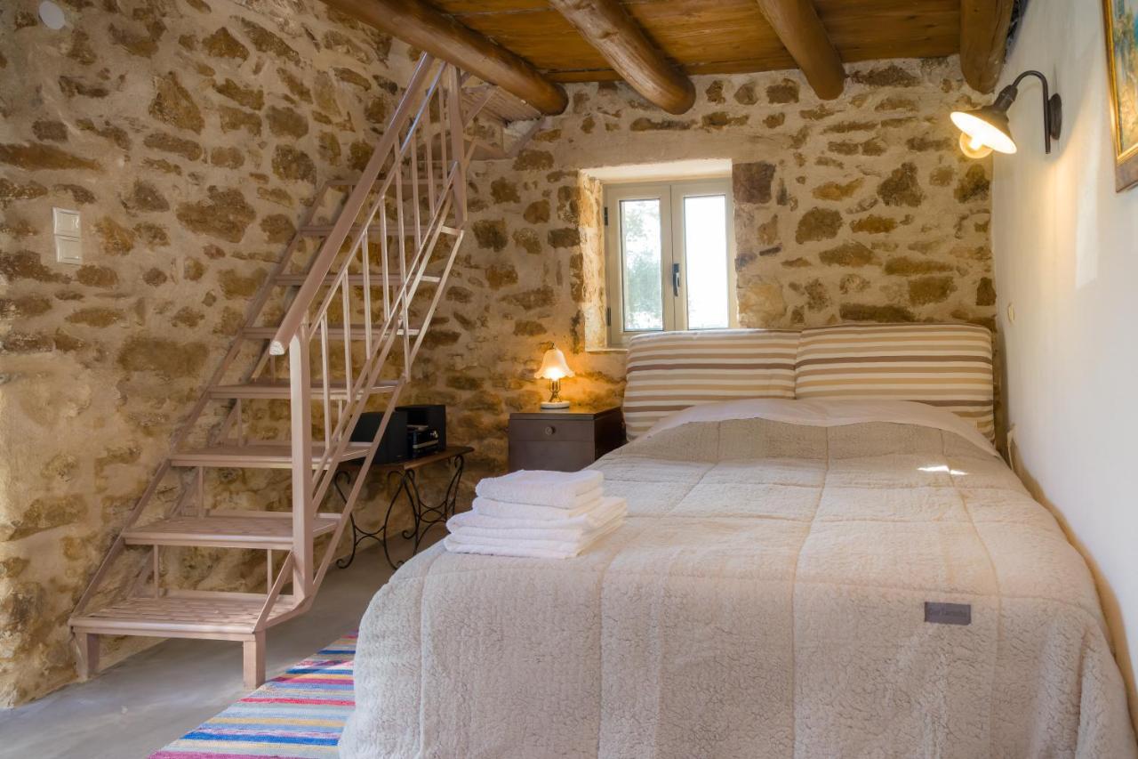 Messinian Stone House Villa Luaran gambar