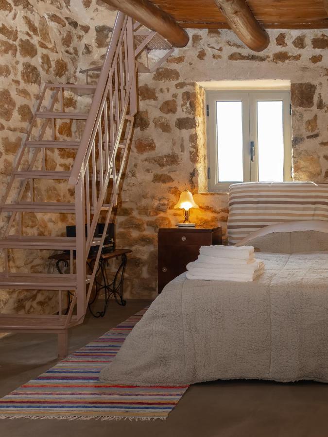 Messinian Stone House Villa Luaran gambar