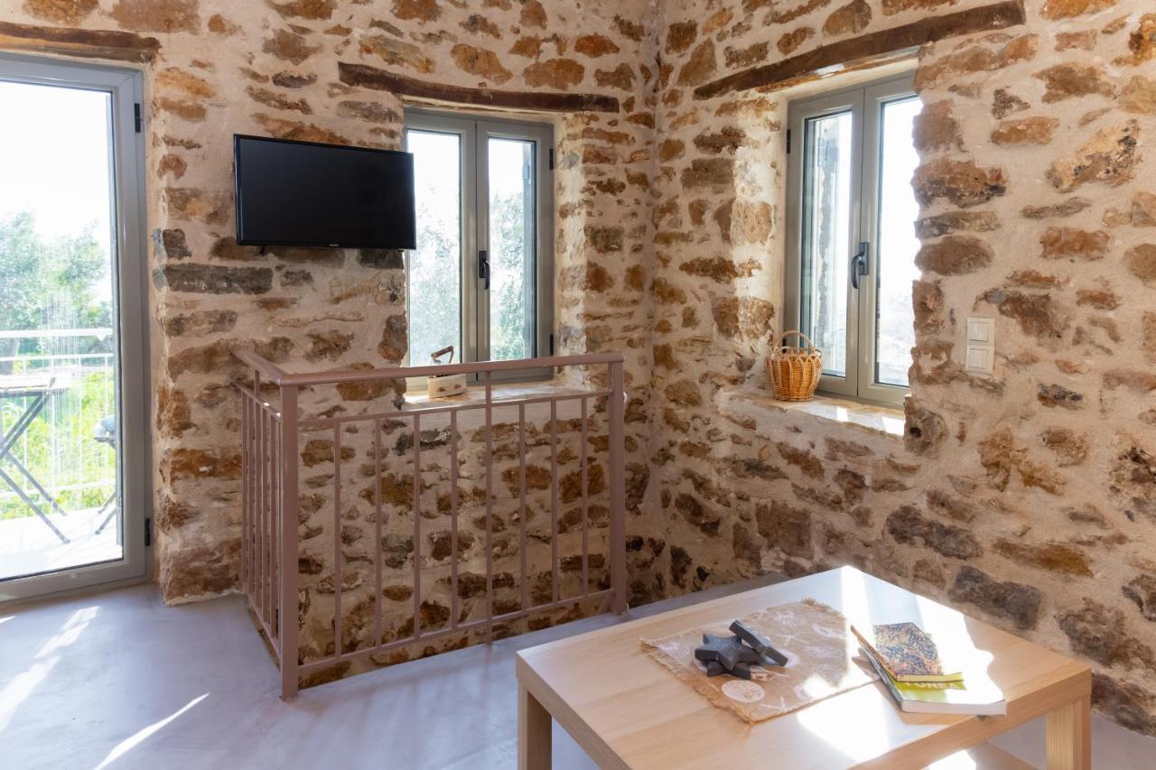 Messinian Stone House Villa Luaran gambar