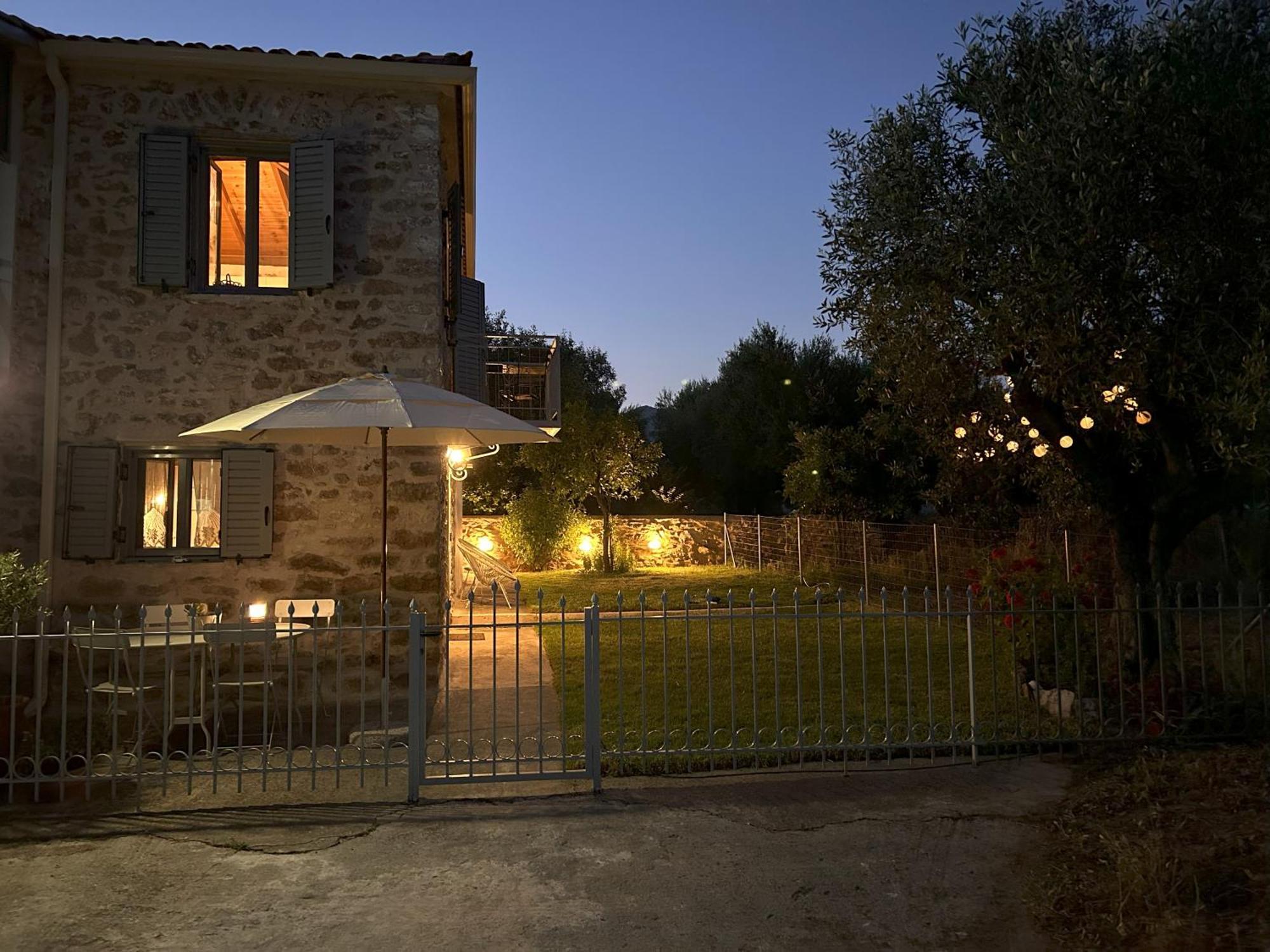 Messinian Stone House Villa Luaran gambar