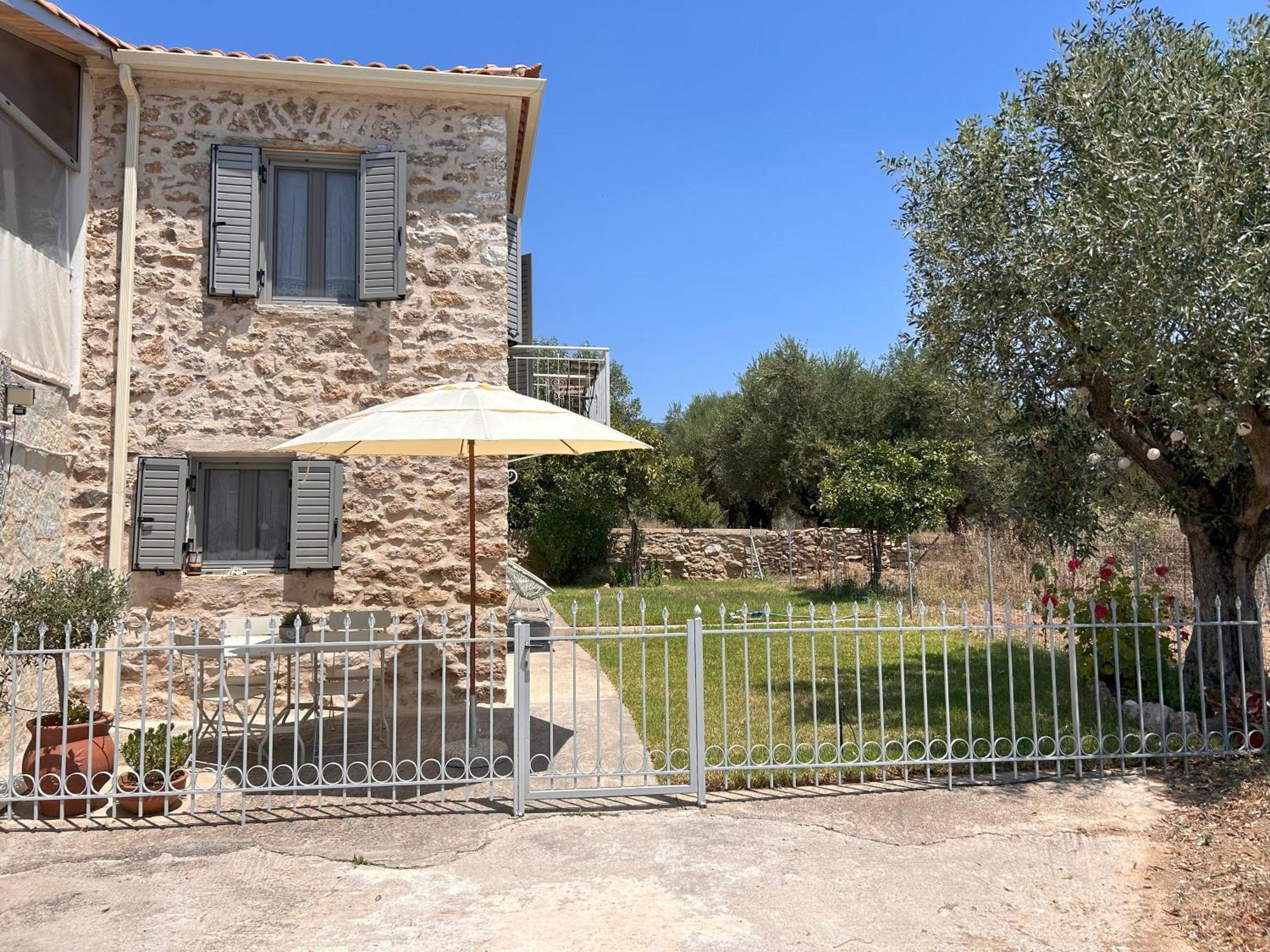 Messinian Stone House Villa Luaran gambar